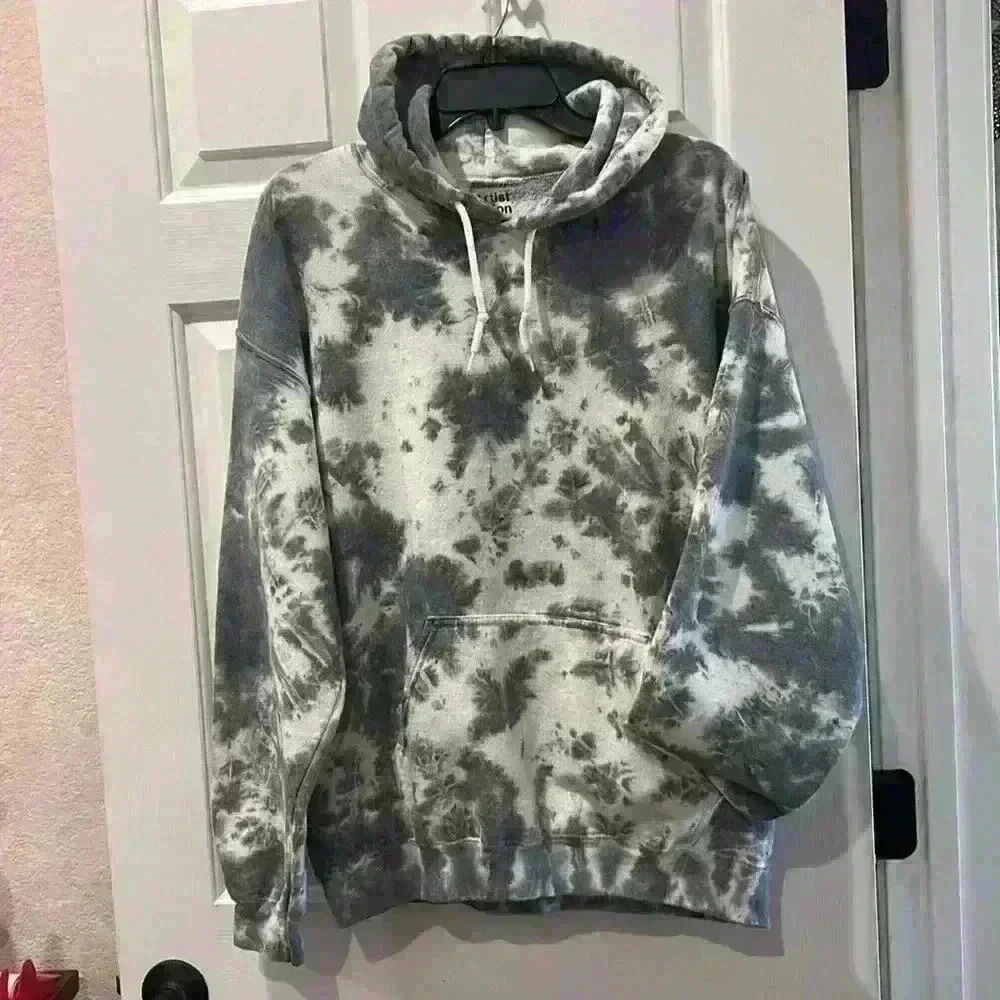 Artist Union Pullover Sweatshirt. Size L